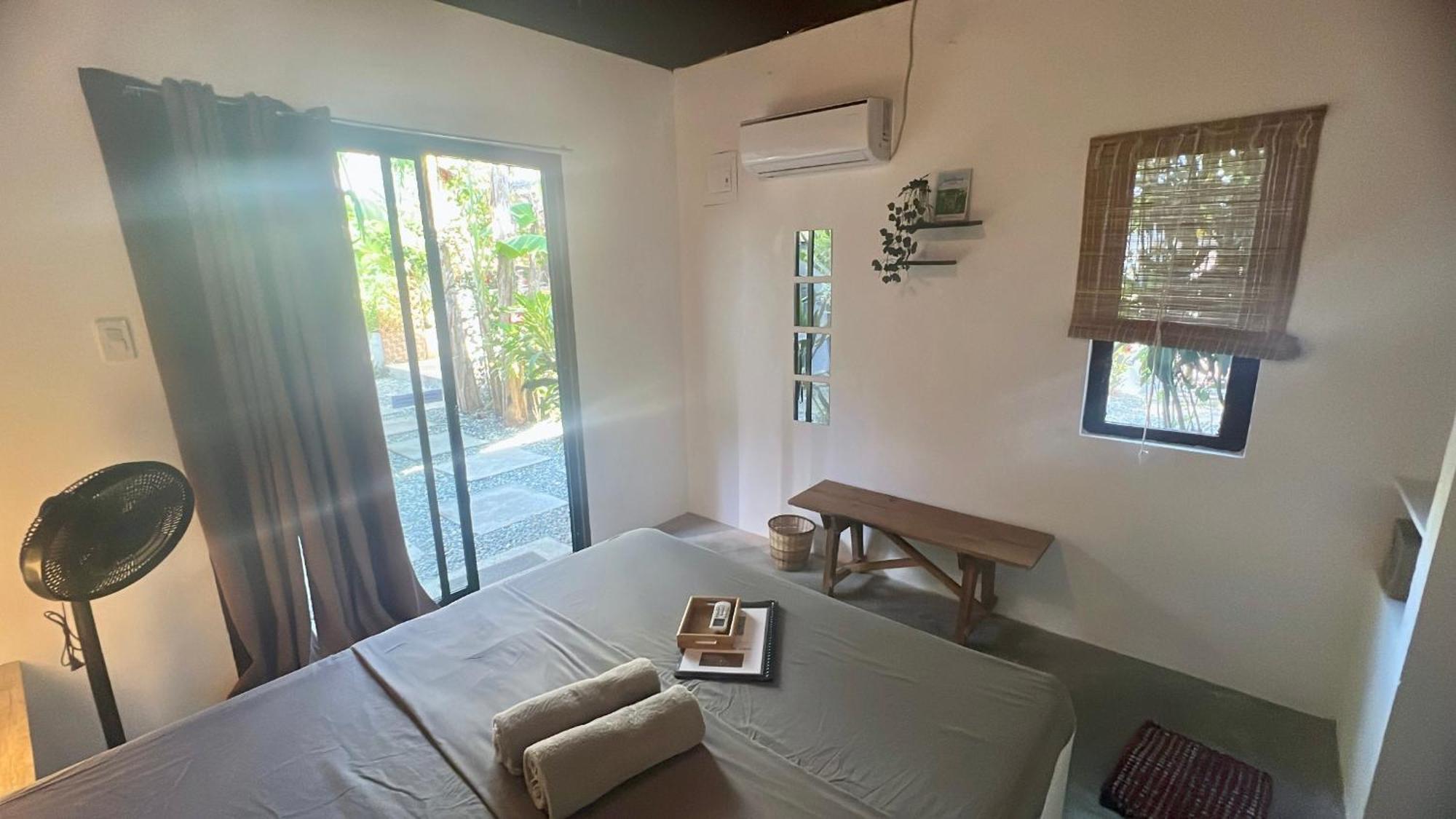 Yay Lodge Siargao, Private Room 1 With Ac & Hot Shower And Fast Starlink Wifi Хенераль-Луна Екстер'єр фото